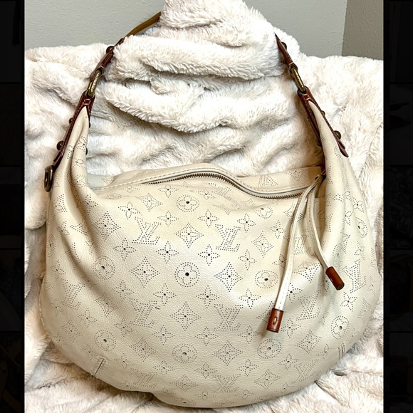 Louis Vuitton Perforated Monogram Leather Onatah GM Bag LIMITED EDITION! - Picture 3 of 9